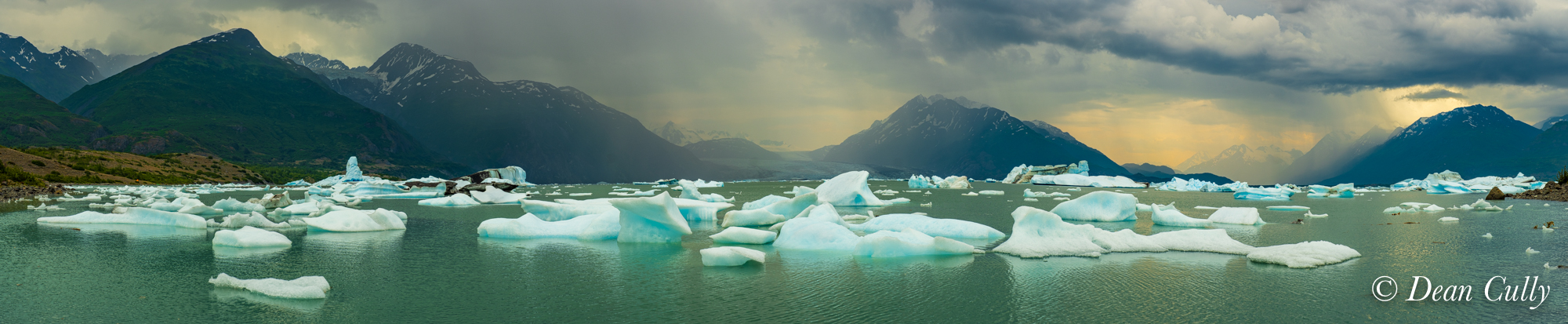 lake_george_glacier_icebergs_panoramic_deancully