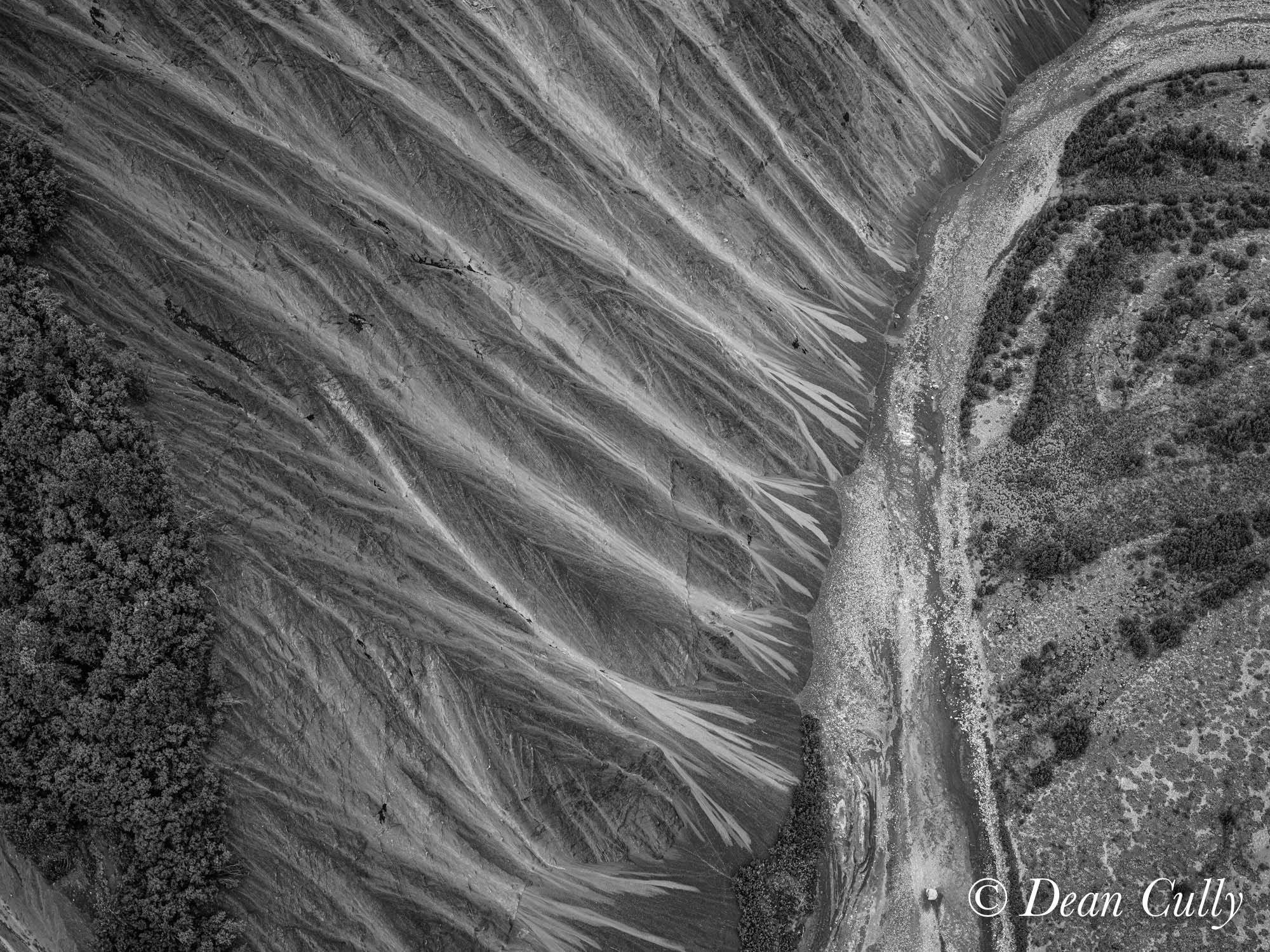 alaska_matanuska_river_glacialtill_erosion_rockfall_patterns_aerial_deancully